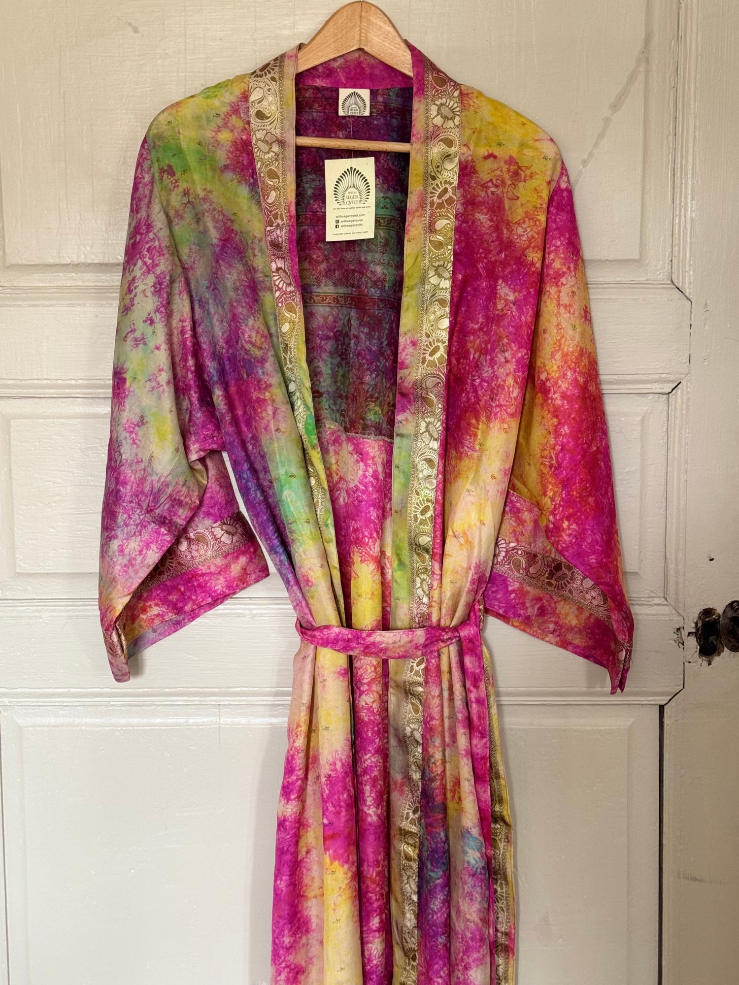 Kimono Durga Color Cloud