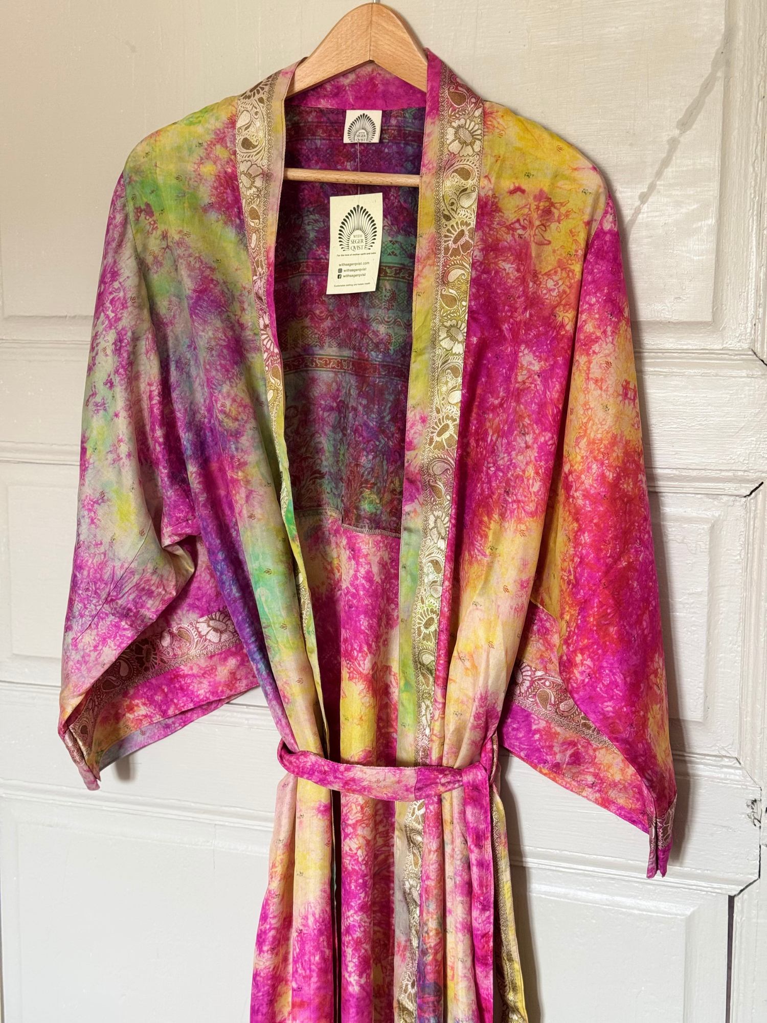 Kimono Durga Color Cloud