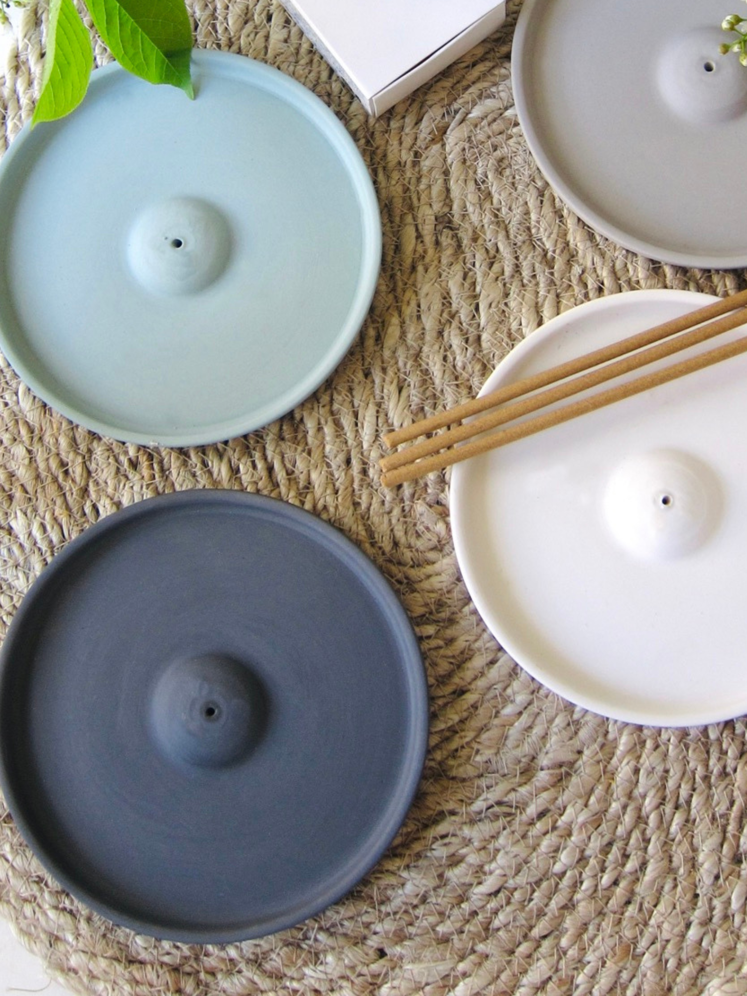 Black incense holder & altar plate