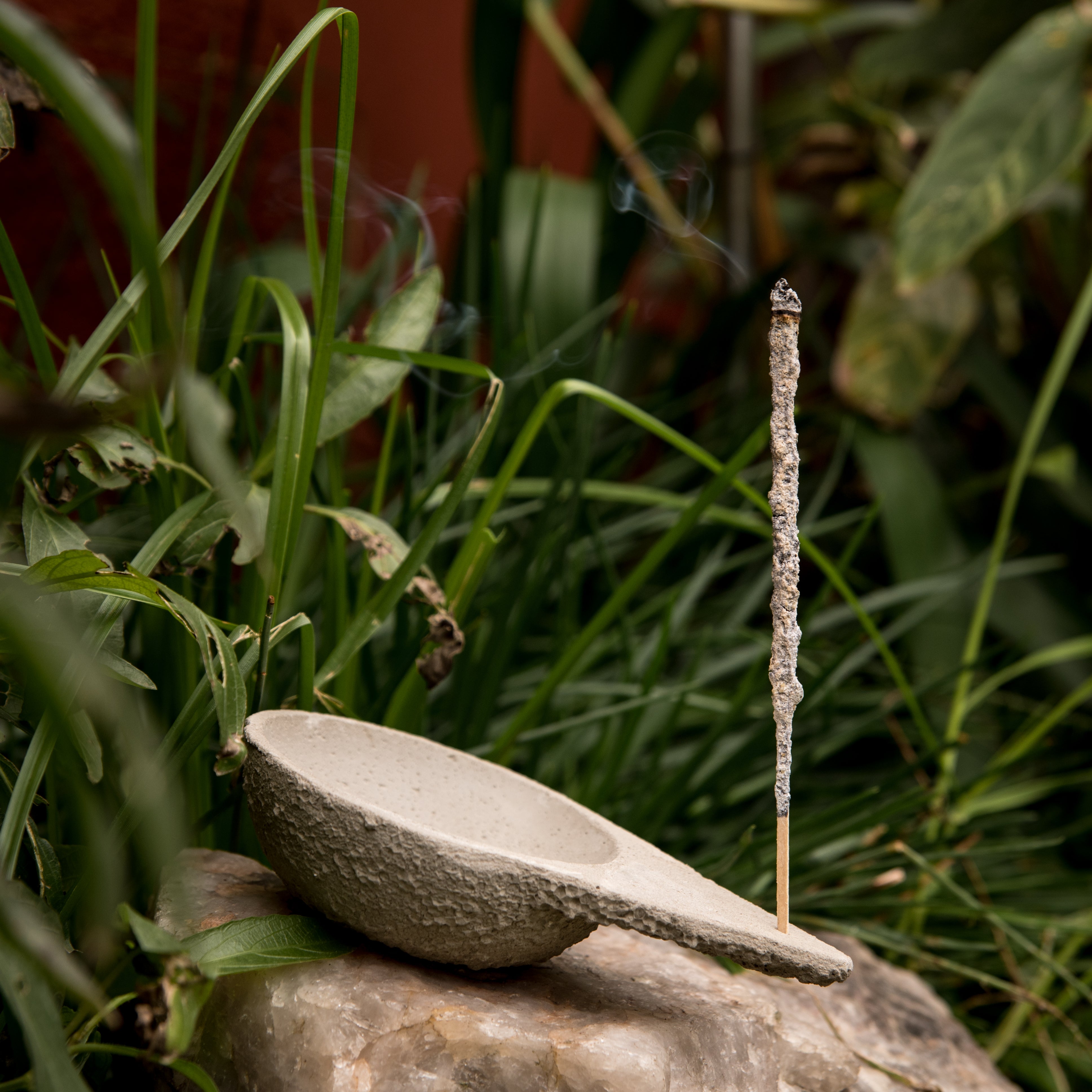 Sahumador & incense holder triangular