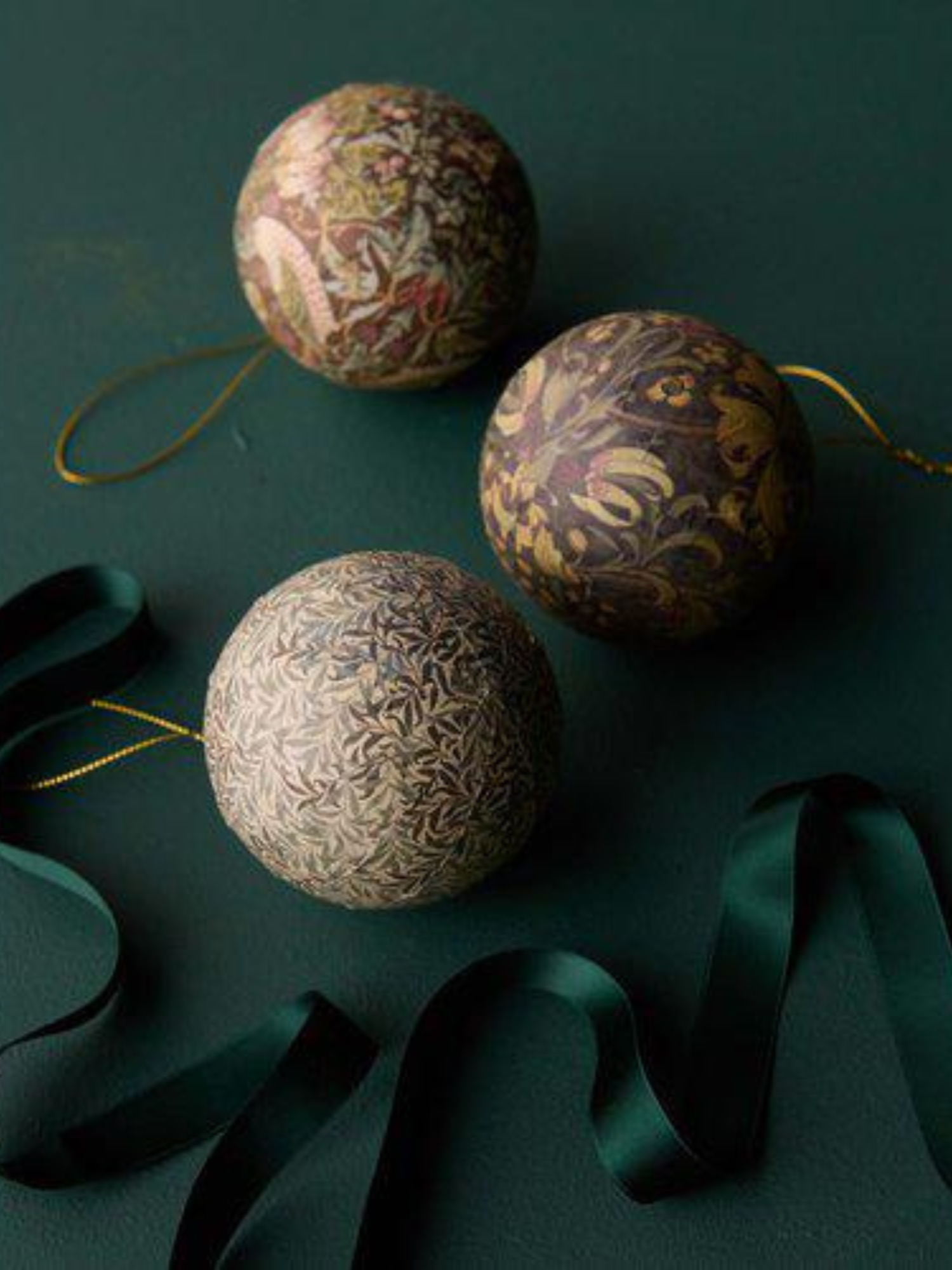 Julgranskula Grön William Morris 8 cm