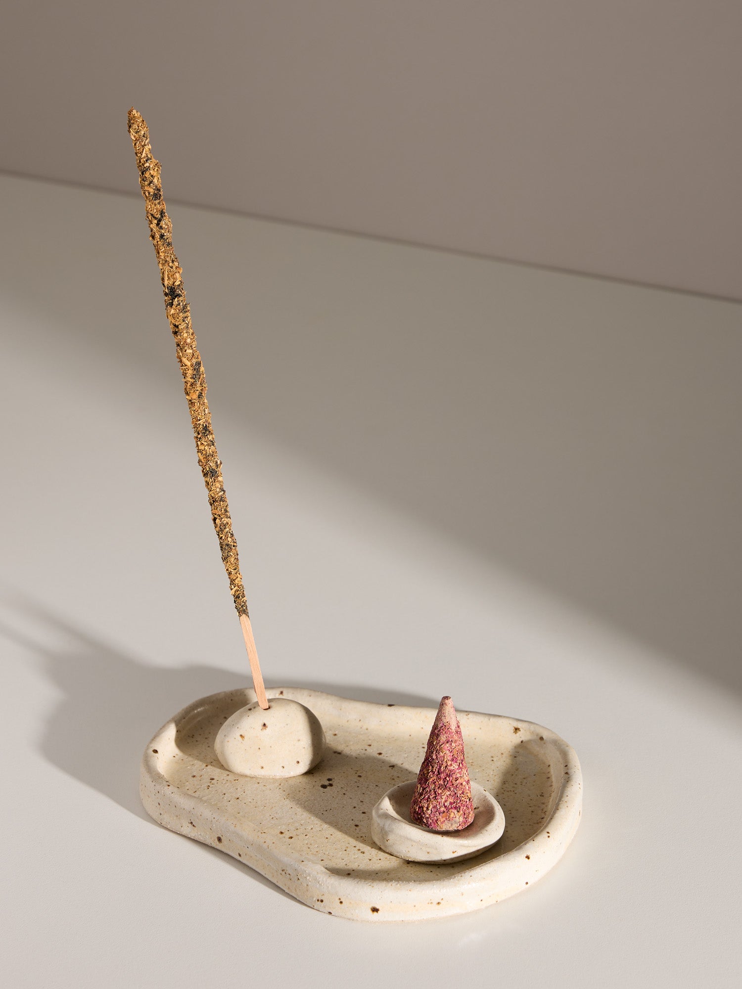 Earth Kit: Tray + Stone Rökelsehållare Nima Ceramica