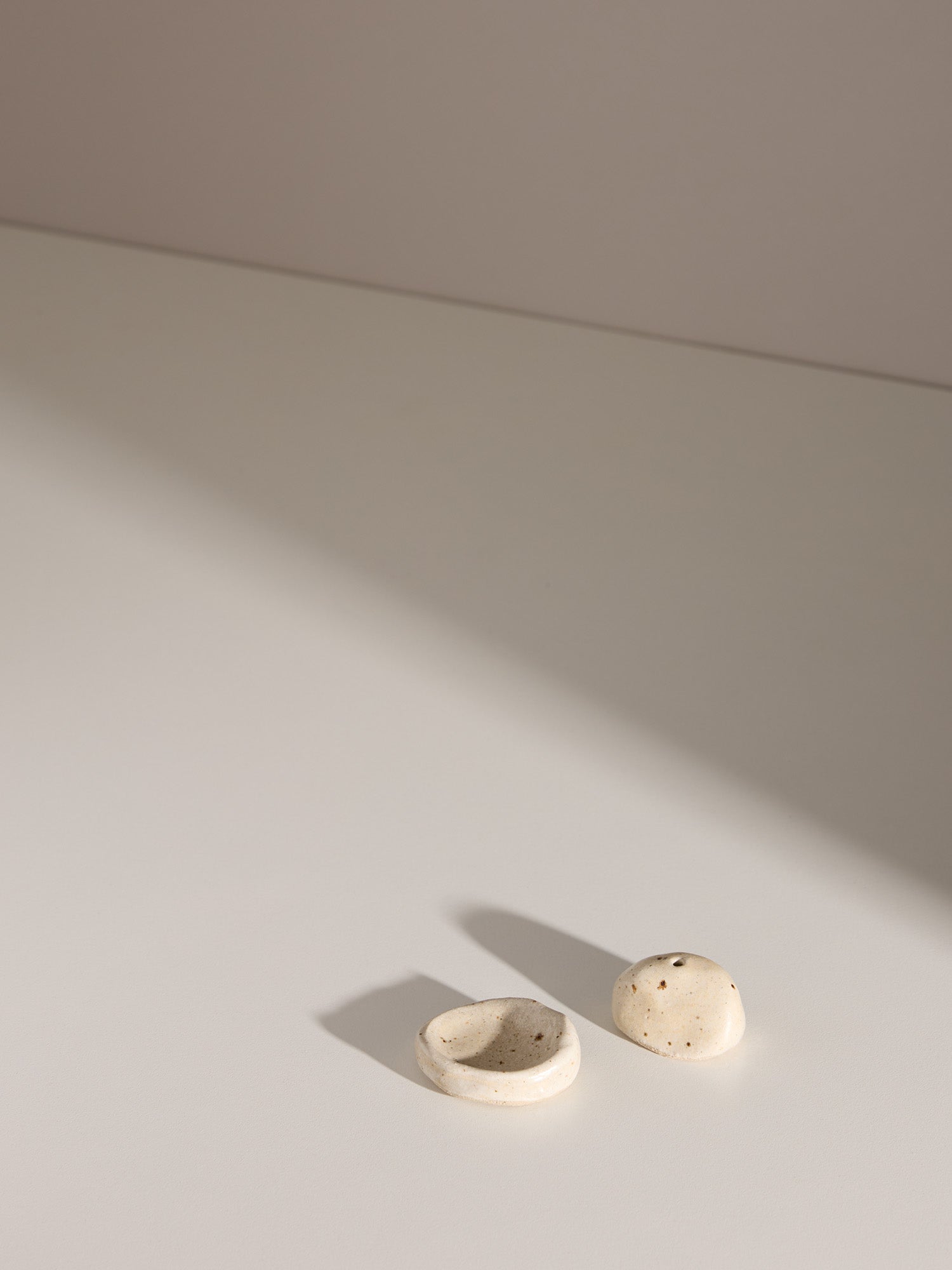Earth Cone Plate Rökelsehållare Nima Ceramica