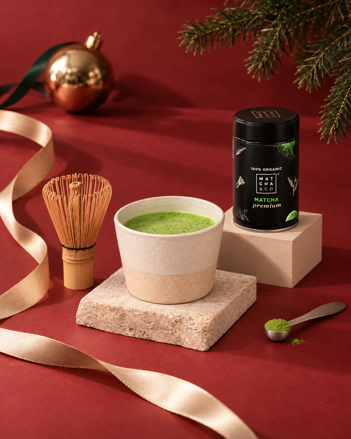 Matchakit med matcha, sked, bambuvisp & keramikkopp