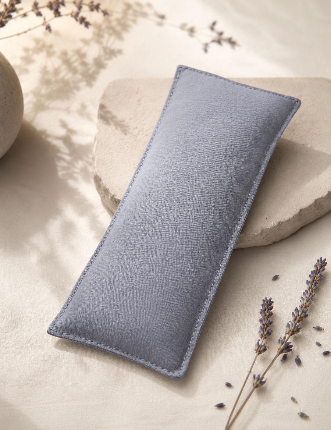 LAVENDEREYEPILLOW.png