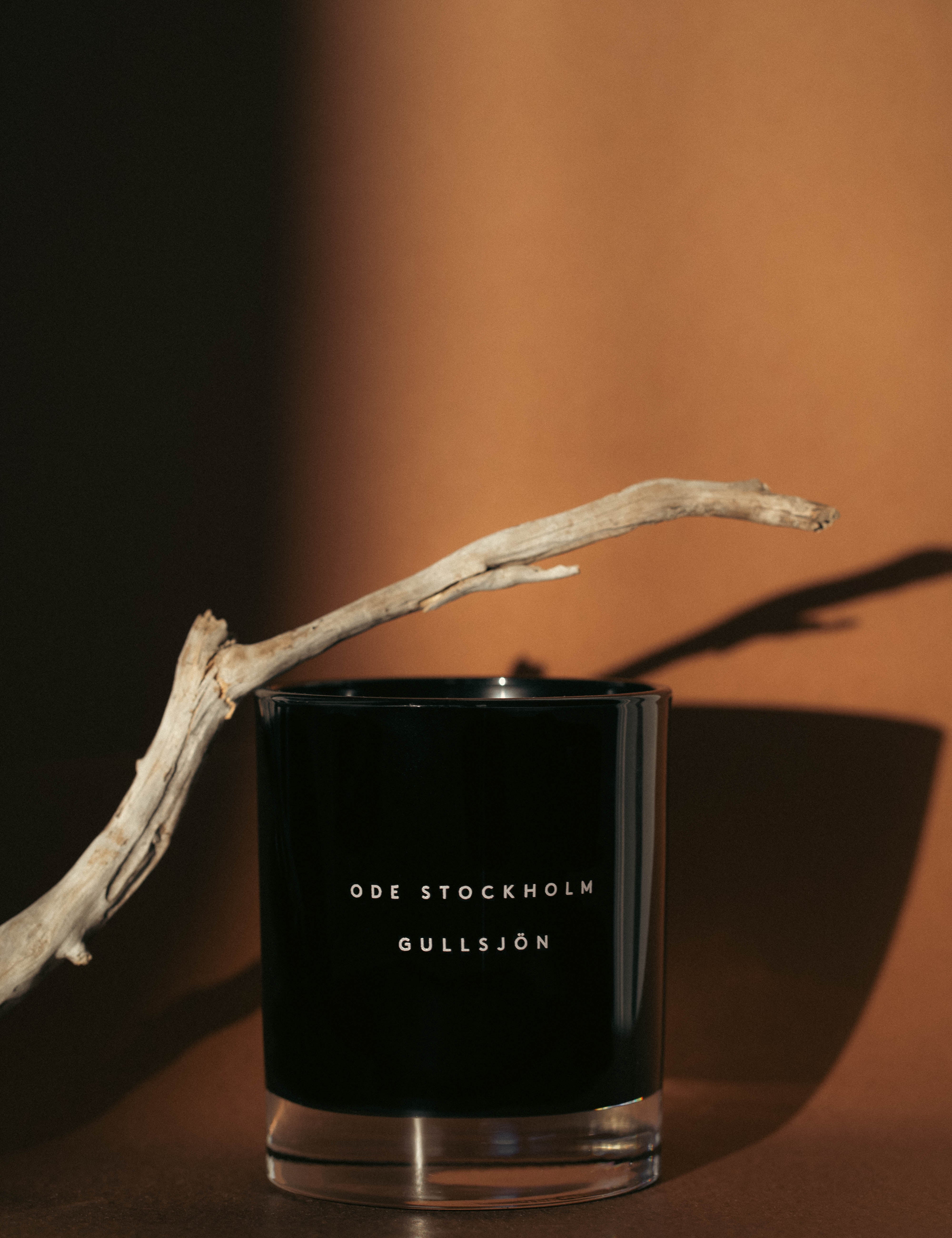 OdeStockholmGullsjoncandleinsundownlight_eecbcd79-51d5-439c-b5bb-de48e16445ff.jpg