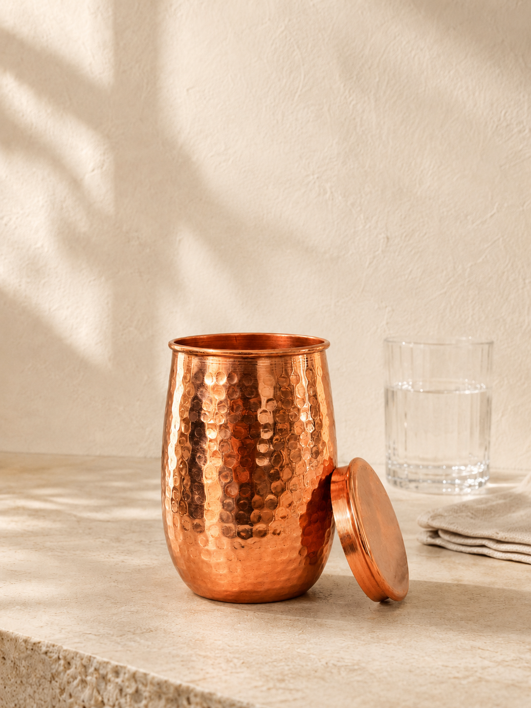 Premium kopparmugg med lock hamrad 460 ml