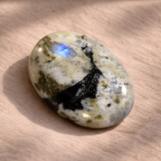 Palmstone Rainbow Moonstone